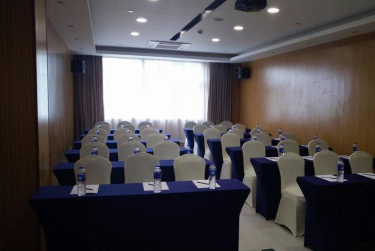 Holiday Inn Express Shanghai Nanhuizui Eksteriør bilde