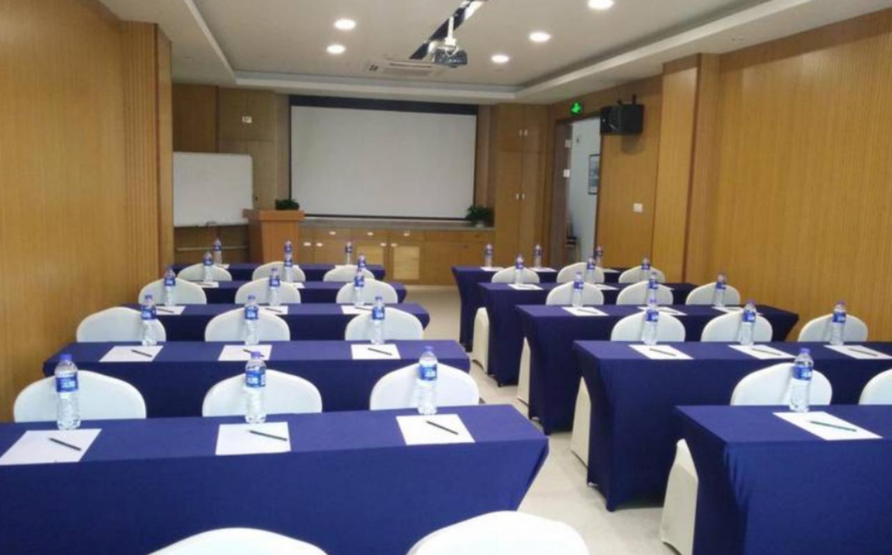 Holiday Inn Express Shanghai Nanhuizui Eksteriør bilde